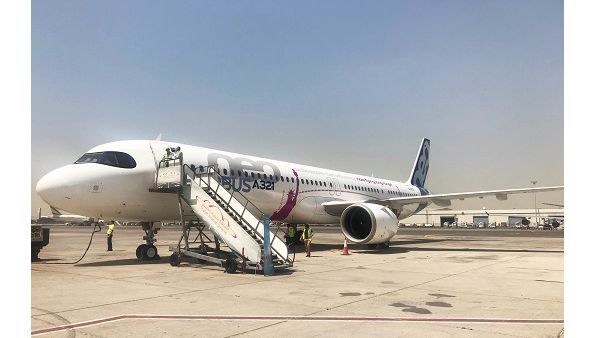 تقوم الطائرة المسجلة برقم MSN7877 والمزودة بمحركات CFMLEAP-1A برحلتها التجريبية للحصول على شهادات المطابقة والاعتماد وفقاً لوكالة سلامة الطيران الأوروبية. تقوم الطائرة المسجلة برقم MSN7877 والمزودة بمحركات CFMLEAP-1A برحلتها التجريبية للحصول على شهادات المطابقة والاعتماد وفقاً لوكالة سلامة الطيران الأوروبية.