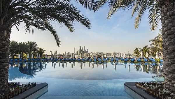 استخدام أحواض السباحة و شاطئ البحر الخلاب كل يوم خميس ب99 درهم فقط.