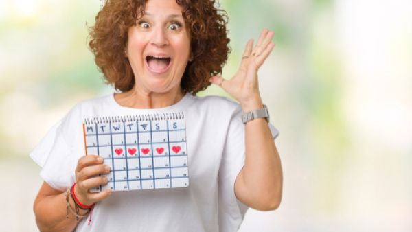 النساء الذين يمارسون الرضاعة الطبيعية الحصرية قد لا يكون لديهم دورة شهرية