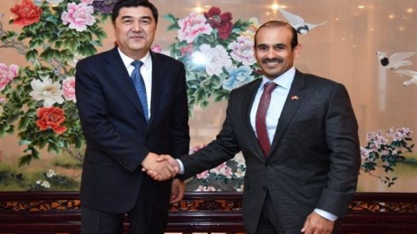 Saad Sherida Al Kaabi, Qatar Petroleum President & CEO and Yang Hua, the Chairman of China National Offshore Oil Corporation (CNOOC) during the meeting.