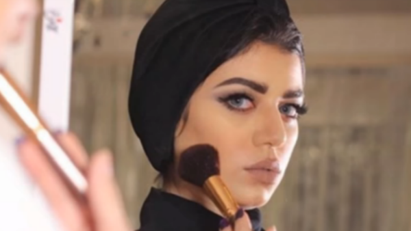 After the backlash, the Saudi fahionista had to remove the video instantly from her Snapchat account (Source: عيونQQ - Youtube)