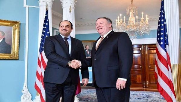  وزير الخارجية الأمريكي، مايك بومبيو، مع وزير الدولة القطري لشؤون الدفاع، خالد بن محمد العطية