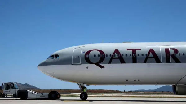 طائرة بوينغ 777 تابعة للخطوط القطرية تهبط اضطراريا في قاعدة لاجيس الجوية بالبرتغال