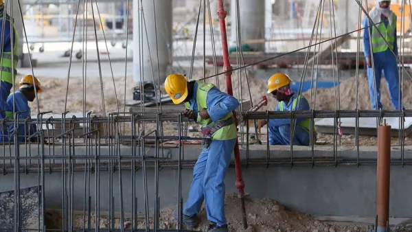 قطر ساعدت عشرة آلاف عامل من ضحايا الانتهاكات على العودة الى اوطانهم في العام 2015