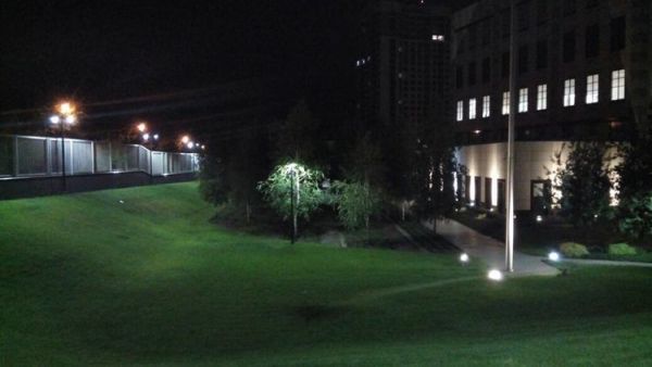 إلقاء قنبلة داخل حائط السفارة الأمريكية في العاصمة كييف