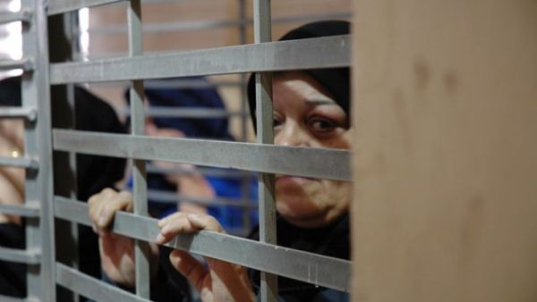 سلطات الاحتلال تتعمد تشديد الخناق على الأسيرات في “سجن الدامون”