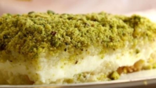 عيش السرايا بالفستق