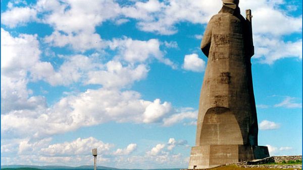 مدينة مورمانسك شمالي روسيا تبقى شمسها ساطعة طول رمضان 