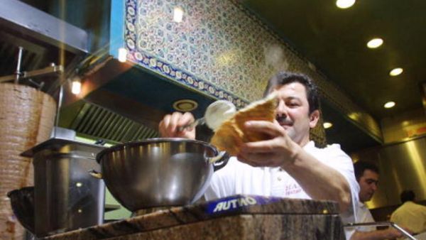 مطعم تركي في ألمانيا يقدم وجبات رمضانية 