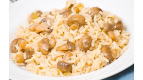طبق الارز مع الفطر 
