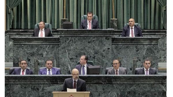 Prime Minister Omar Razzaz addresses the Lower House with his government’s policy statement on Monday. (JT)