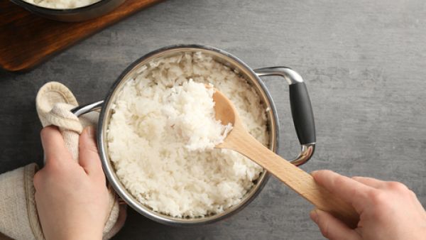 يعدّ الأرز من أهمّ الأطباق على المائدة العربيّة