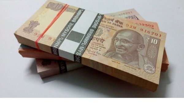 Rising crude oil prices have deepened concerns about the country's current account deficit. (Pixabay)