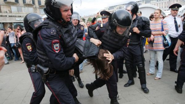 اتهام مجموعات موالية للكرملين بالضلوع في أعمال عنف
