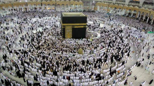 Pilgrims at the Grand Mosque in Mecca on June 8, 2016. (Badar Aldandani)
