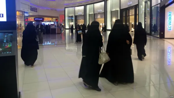 قدمت إلى الولايات المتحدة قبل أربع سنوات لتعلم اللغة الإنكليزية،