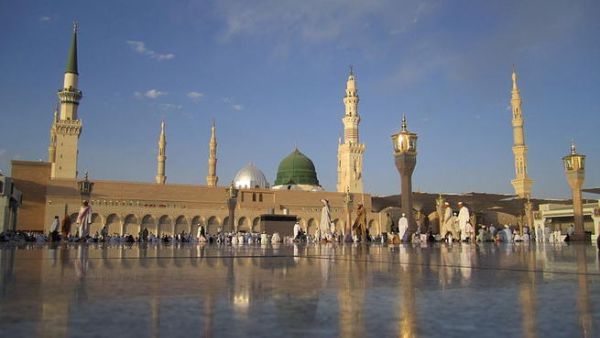The Prophet's Mosque, or Al-Masjid an-Nabawi (Source: Wikimedia/Wurzelgnohm)