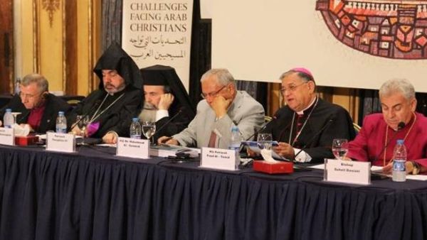 محاولة إثارة الفتنة والتمييز بين العرب المسيحيين وبين محيطهم العربي لاقت منذ عقود رفضا قاطعا من الأوساط العربية