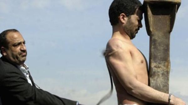 It is common practice for the flogging sentence to be carried out publicly. [blogspot]