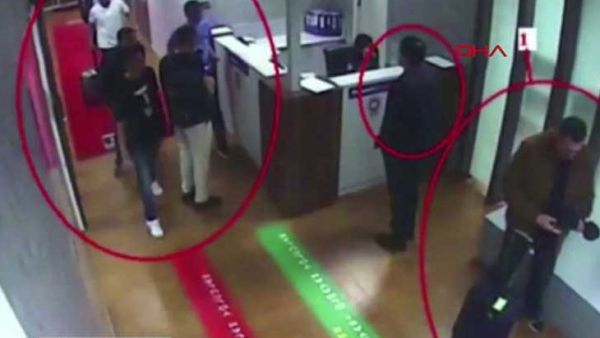 مترب رافق وليّ العهد خلال زياراته للولايات المتحدة في آذار/مارس 2018 ولمدريد وباريس في نيسان/أبريل 2018