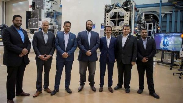 شركة لوكهيد مارتن دربت 11 مهندسا سعوديا أثناء تصنيع القمر السعودي الأول للاتصالات