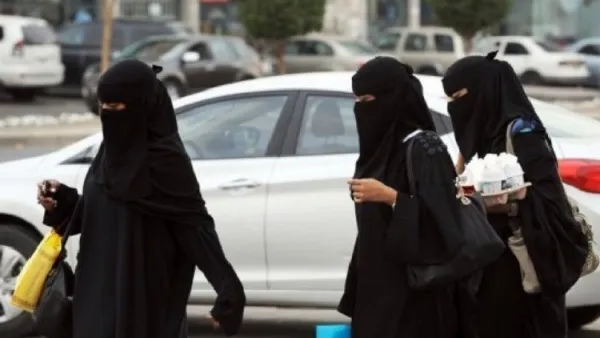 انتشار مقطع مصور كشف اللثام عن قضية "فتاة النخيل مول"