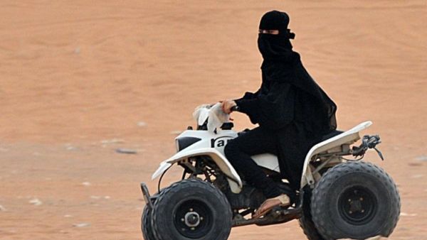 A Saudi woman drives an all-terrain vehicle near Riyadh, April 5, 2013. (AFP/Fayez Nureldine)