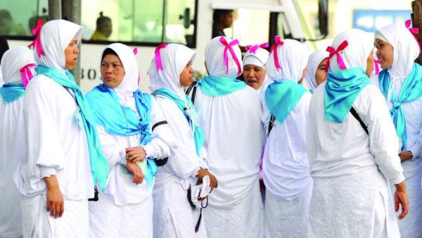Indonesia is reviewing 906 Umrah tour operators currently registered with the authorities. (AFP/ File Photo)