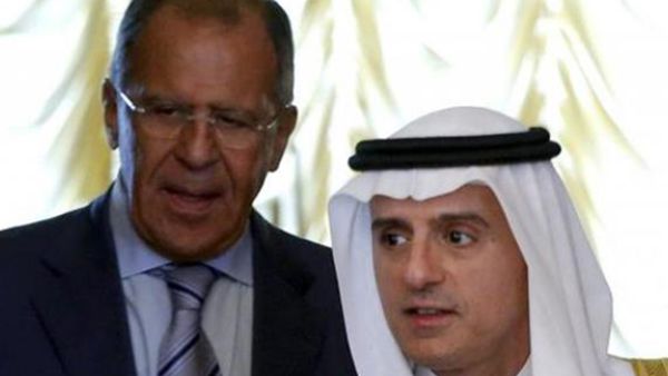 Russian Foreign Minister Sergei Lavrov (L) and Saudi Foreign Minister Adel al-Jubeir enter a hall for a meeting in the Russian capital, Moscow, on August 11, 2015. (AFP)