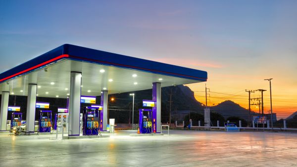 
The inspectors also found that the gas station had mixed petrol with water and other materials. (shutterstock)
