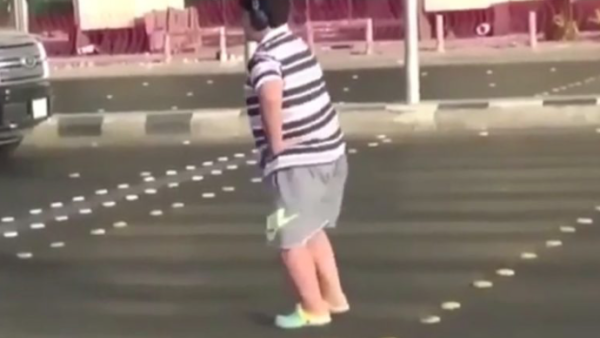 Saudi teenager dancing the Macarena. (twitter) 