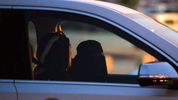  احتفلت النساء في السعودية بالسماح لهن بقيادة السيارات لاول مرة