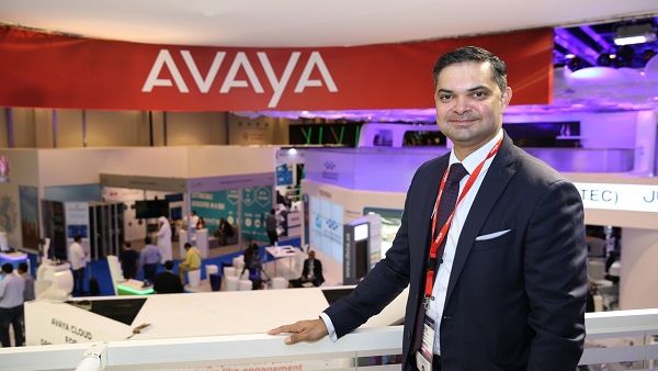 سافيو توفار دياز - مدير هندسة المبيعات في "أڤايا" لمنطقة الشرق الأوسط وإفريقيا وأسيا والمحيط الهادي سافيو توفار دياز - مدير هندسة المبيعات في "أڤايا" لمنطقة الشرق الأوسط وإفريقيا وأسيا والمحيط الهادي