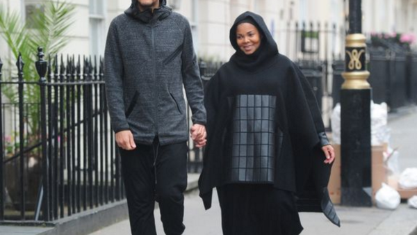It's a black poncho, people! (Screenshot)