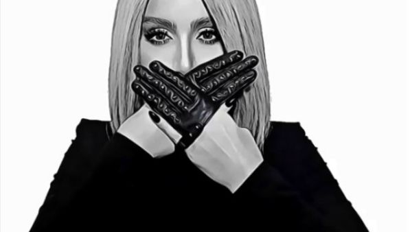 Maya Diab responded to Wael Kfoury's statement about her by saying sarcastically that he is still using a bus (Source: mayadiab - Instagram)