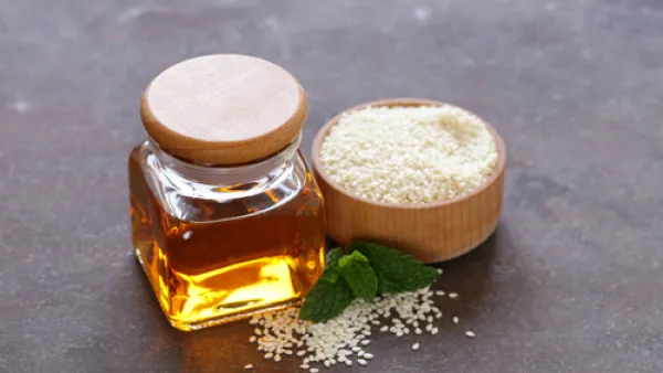 زيت السمسم يفيد في صحة القلب والأوعية الدموية

