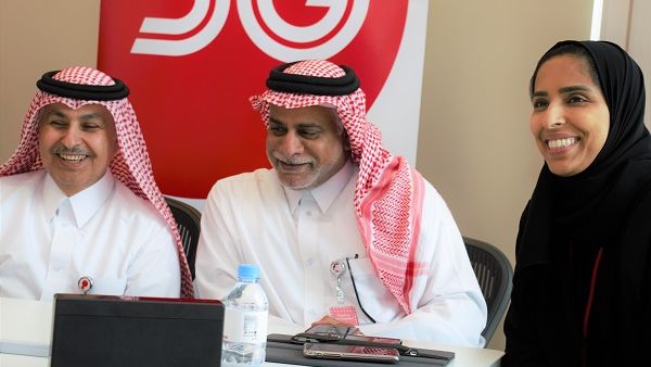 الشيخ سعود بن ناصر آل ثاني - الرئيس التنفيذي لمجموعة Ooredoo والسيد يوسف الكبيسي - Ooredoo مدير العمليات في قطر وفاطمة سلطان الكواري - مدير التسويق التنفيذي في مجموعة Ooredoo