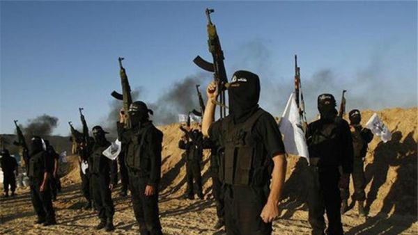 Members of the Daesh-affiliated Sinai Province. (AFP/File)