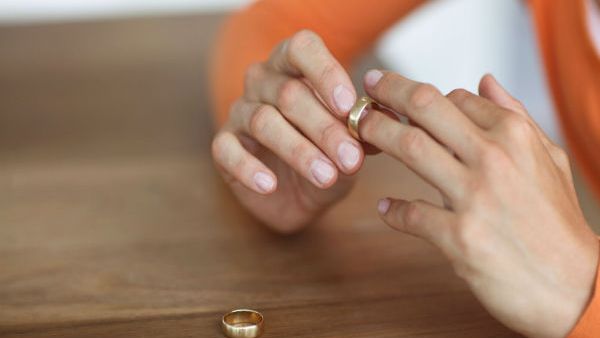 تخلص من المشاعر السلبية المكثفة التي تغمرك من غضب وخوف وكراهية ويأس