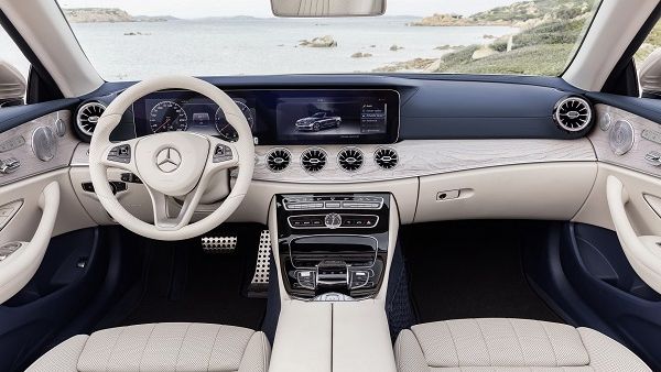 Sophisticated insulation against wind and noise is what sets the new E-Class Cabriolet apart. Sophisticated insulation against wind and noise is what sets the new E-Class Cabriolet apart.