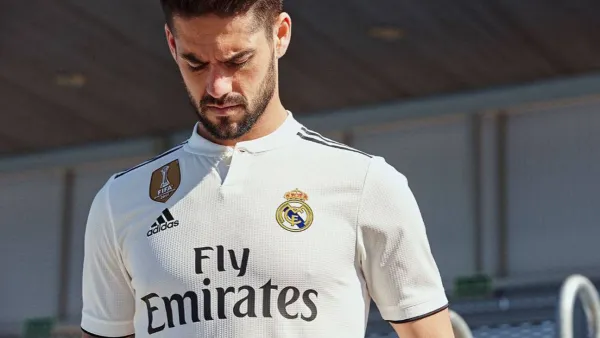 إيسكو بقميص ريال مدريد الجديد
