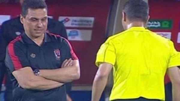 Ahly coach Hossam El-Badry and Egyptian referee Mahmoud Ashour during Ahly and Al-Entag Al-Harbey match Ahly coach Hossam El-Badry and Egyptian referee Mahmoud Ashour during Ahly and Al-Entag Al-Harbey match