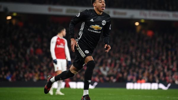 لينغارد يواصل التألق