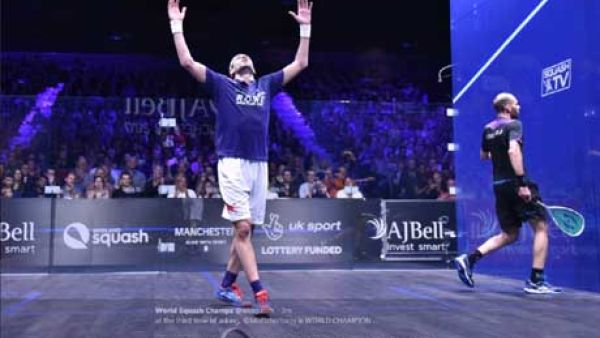 Mohamed ElShorbagy celebrates his win over younger brother Marwan (Photo: the World Championship official Twitter feed) 