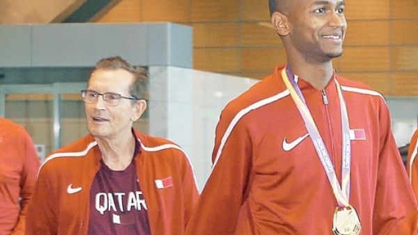 Mutaz Essa Barshim and his coach Stanislaw Szczyrba (Photo: Qatar Tribune)