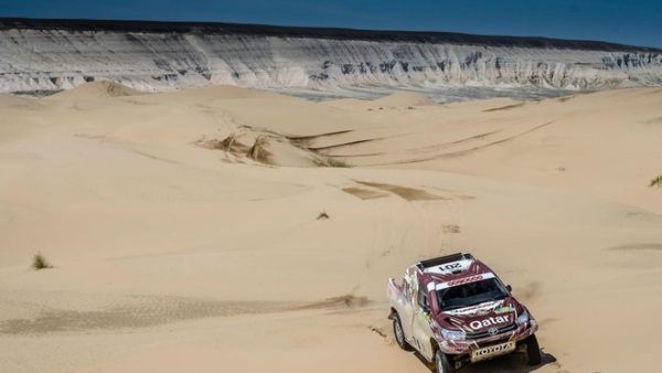 Nasser Saleh Al-Attiyah crosses the stunning Kazakh dunescapes at Rally Kazakhstan Wednesday. (AN photo)
