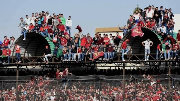 Nejmeh and Ansar fans crowd the stadium during a football match in Tyre. (Photo: Wurud Skaff)
