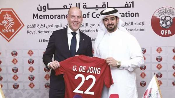 QFA secretary-general Mansoor al-Ansari (right) and KNVB secretary-general Gijs de Jong. (Photo: Gulf Times)