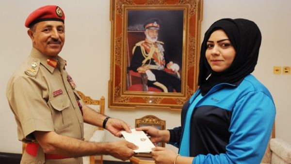 Wadha al Balushi (R) (source: azamn.com)