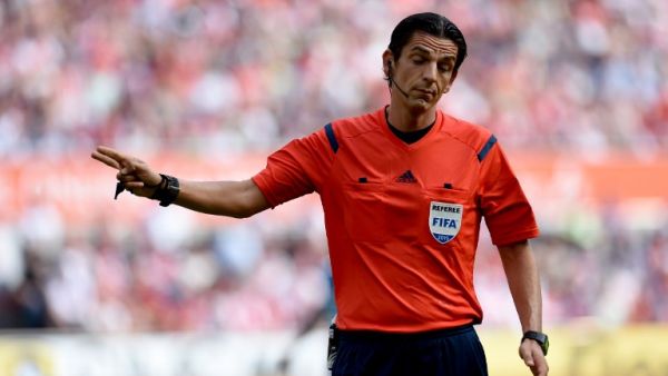 الحكم آيتيكين تحت المجهر